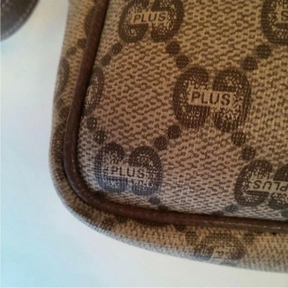 Gucci Elegant Brown and Cream Crossbody Bag - Picture 11 of 16